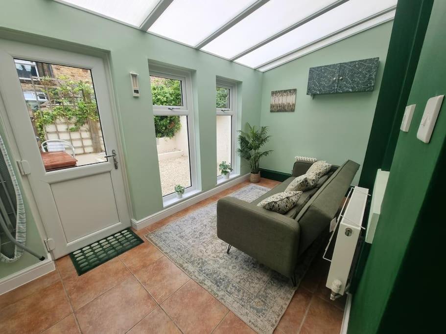 Centre Terraced Gem Holiday home